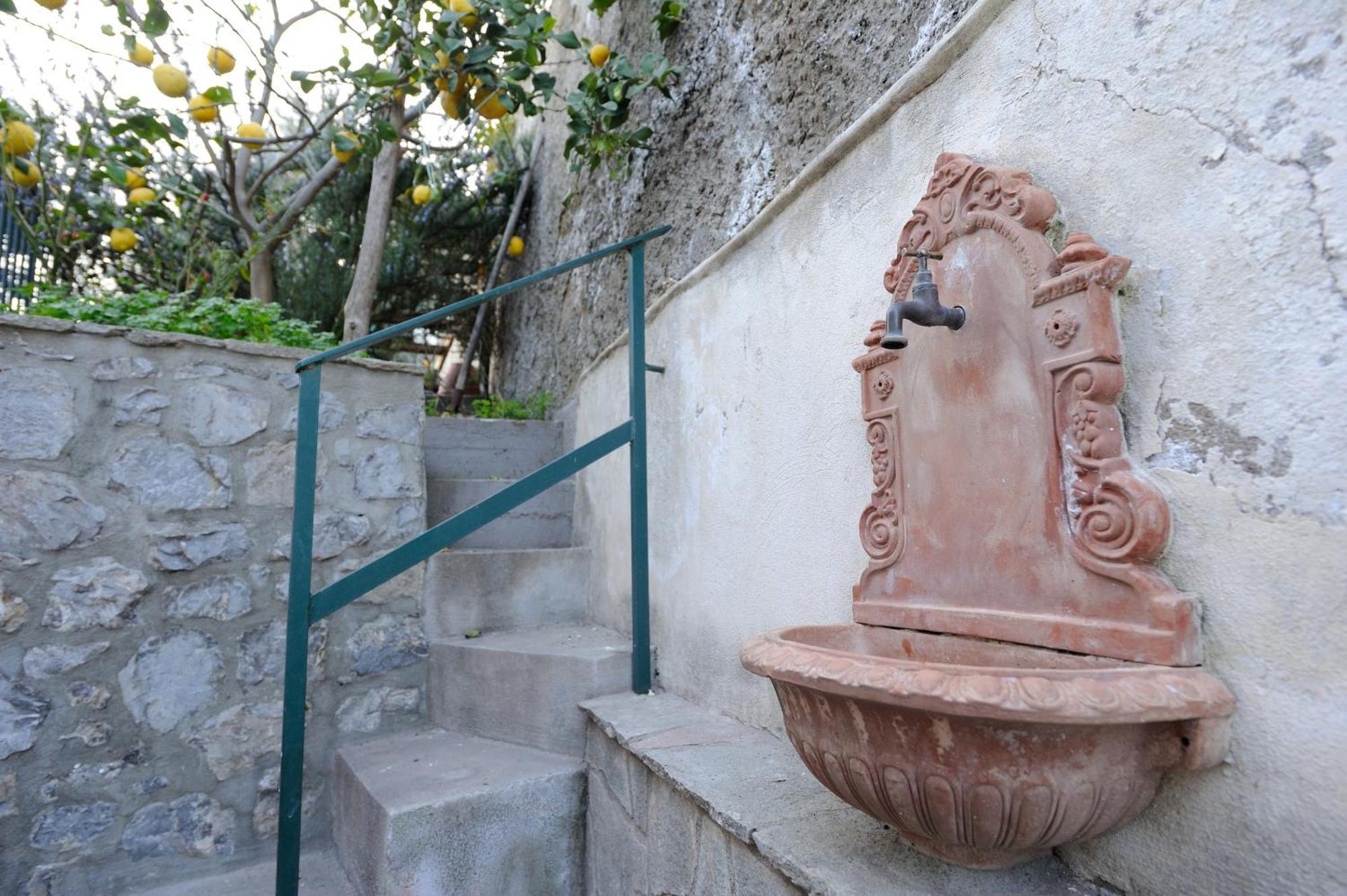 Amalfi Blue Flowers B Exterior foto